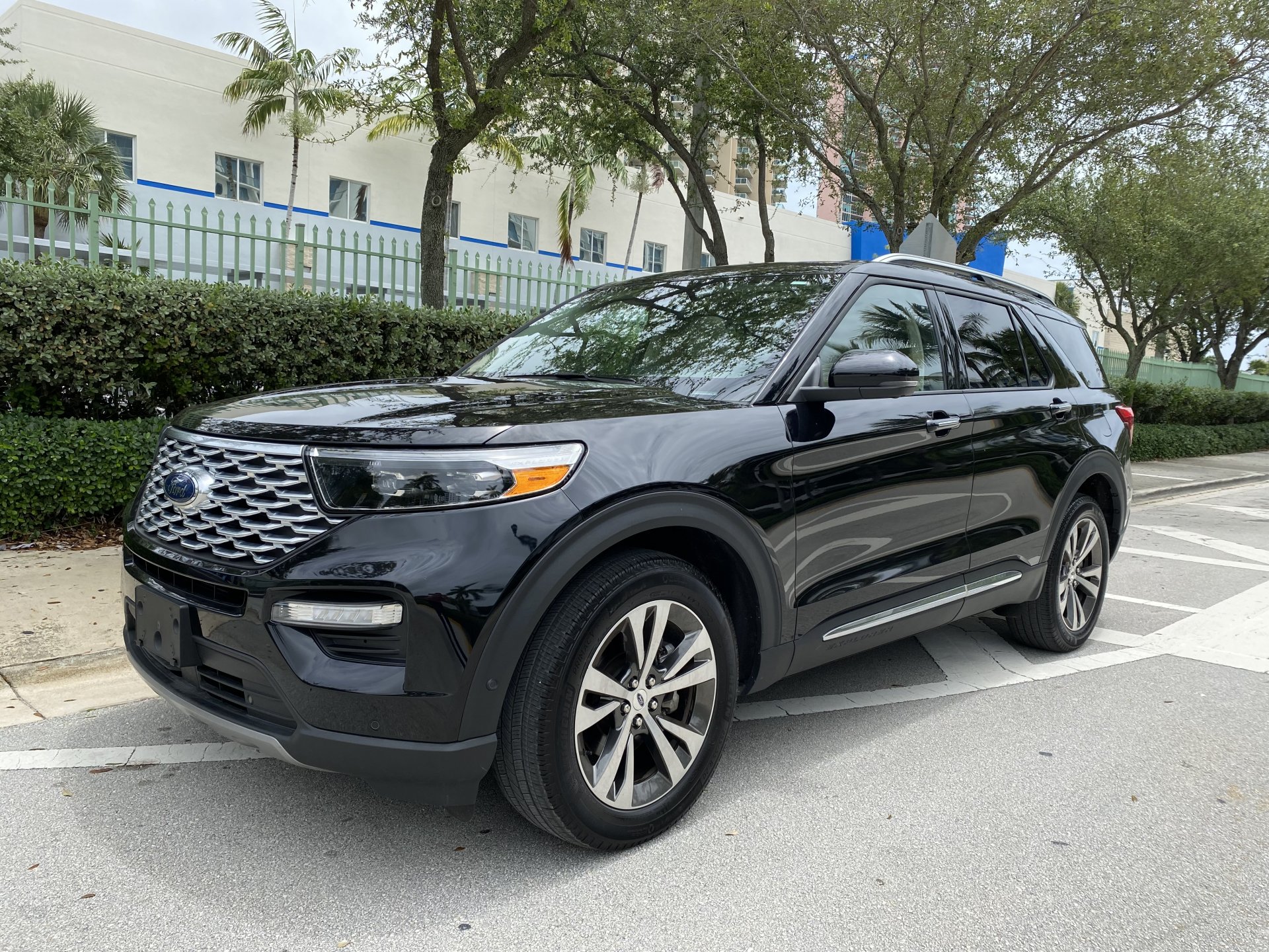 2020 Ford Explorer Platinum // Buy Cars on GBChoice