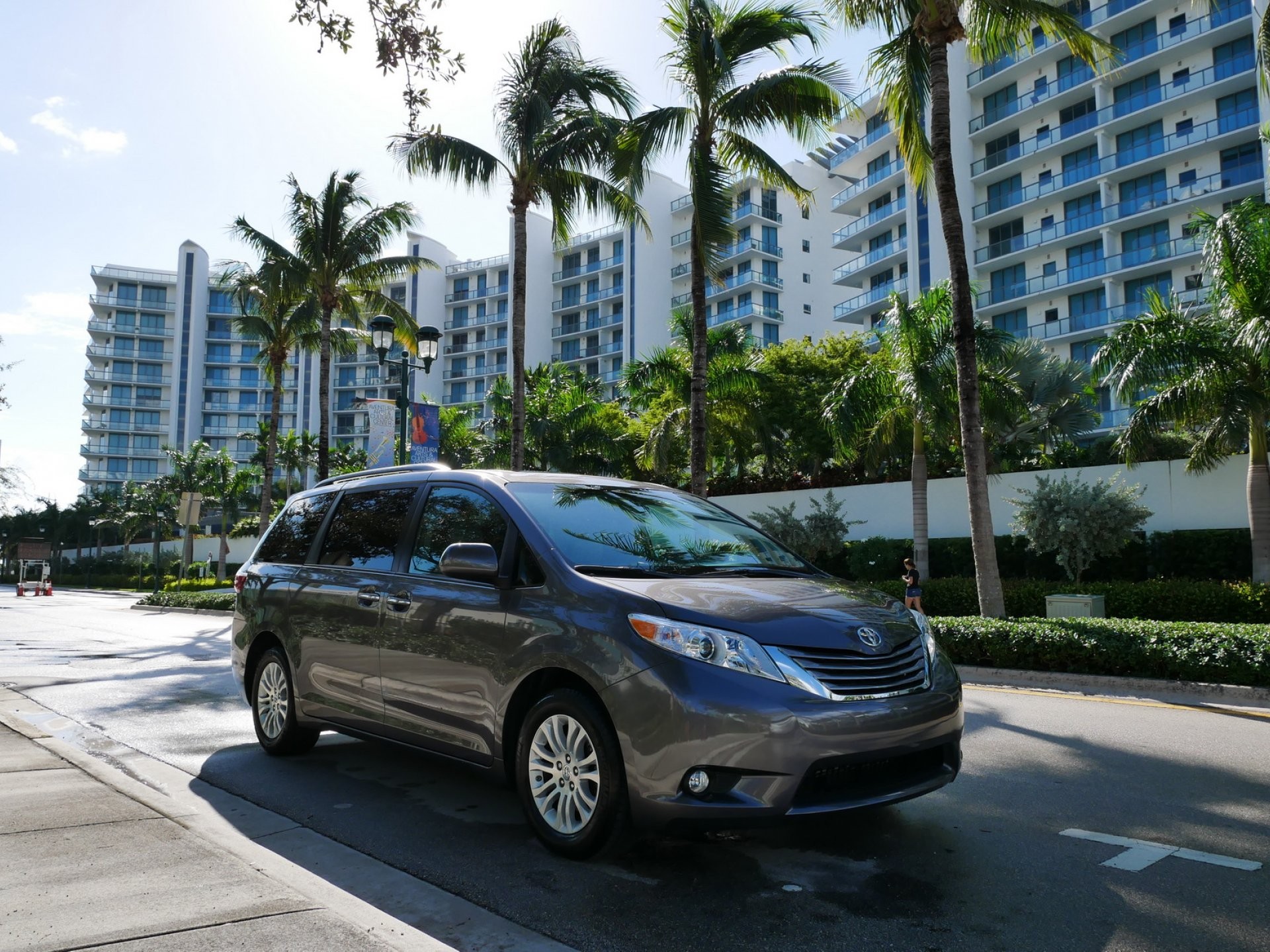 Toyota Sienna // Buy Cars on GBChoice